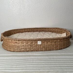 Bebe Bask premium baby changing basket in natural seagrass
